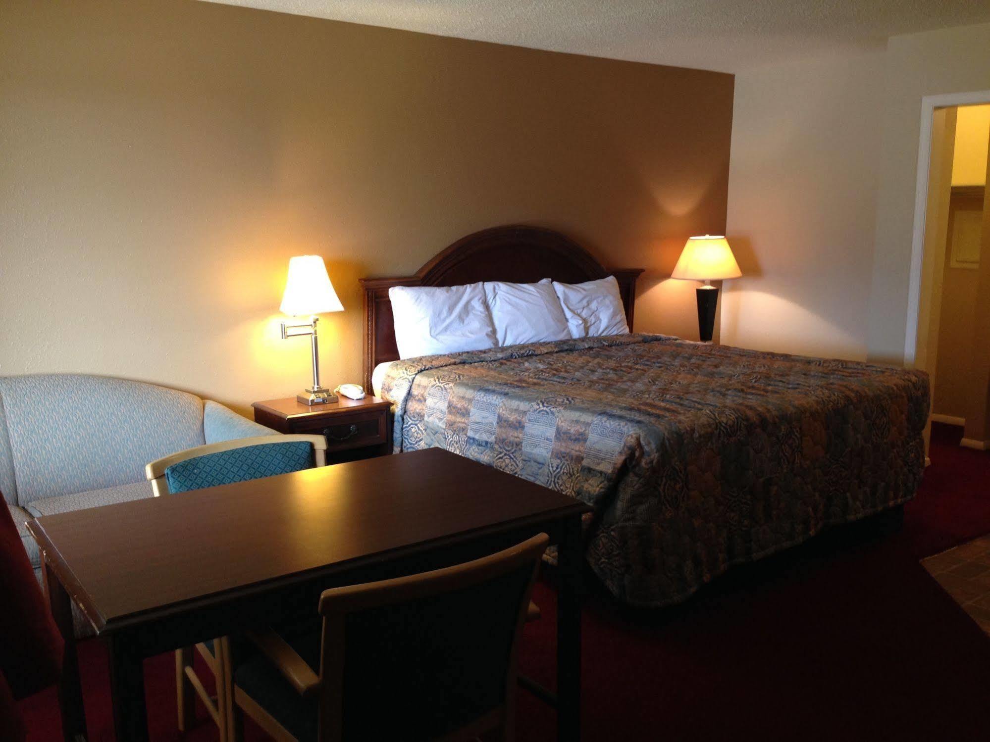 Hometown Inn And Suites Elk City Esterno foto